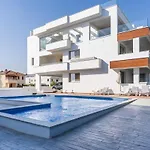 Apartment Valleria - 2 Bedroom W Pool In Larnaca