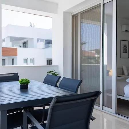 Valleria - 2 Bedroom W Pool In * Larnaca