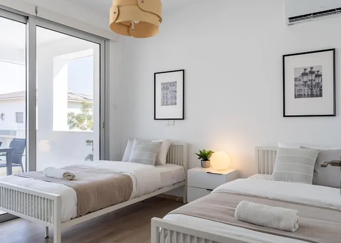 Valleria - 2 Bedroom W Pool In Larnaca